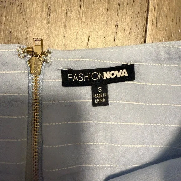 Fashionova size small suit - Picture 3 of 6